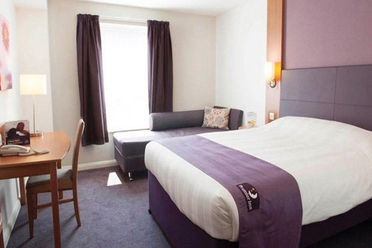 Premier Inn פרום מראה חיצוני תמונה